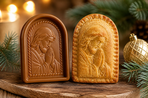 Praying Jesus mini pie mold with baked result